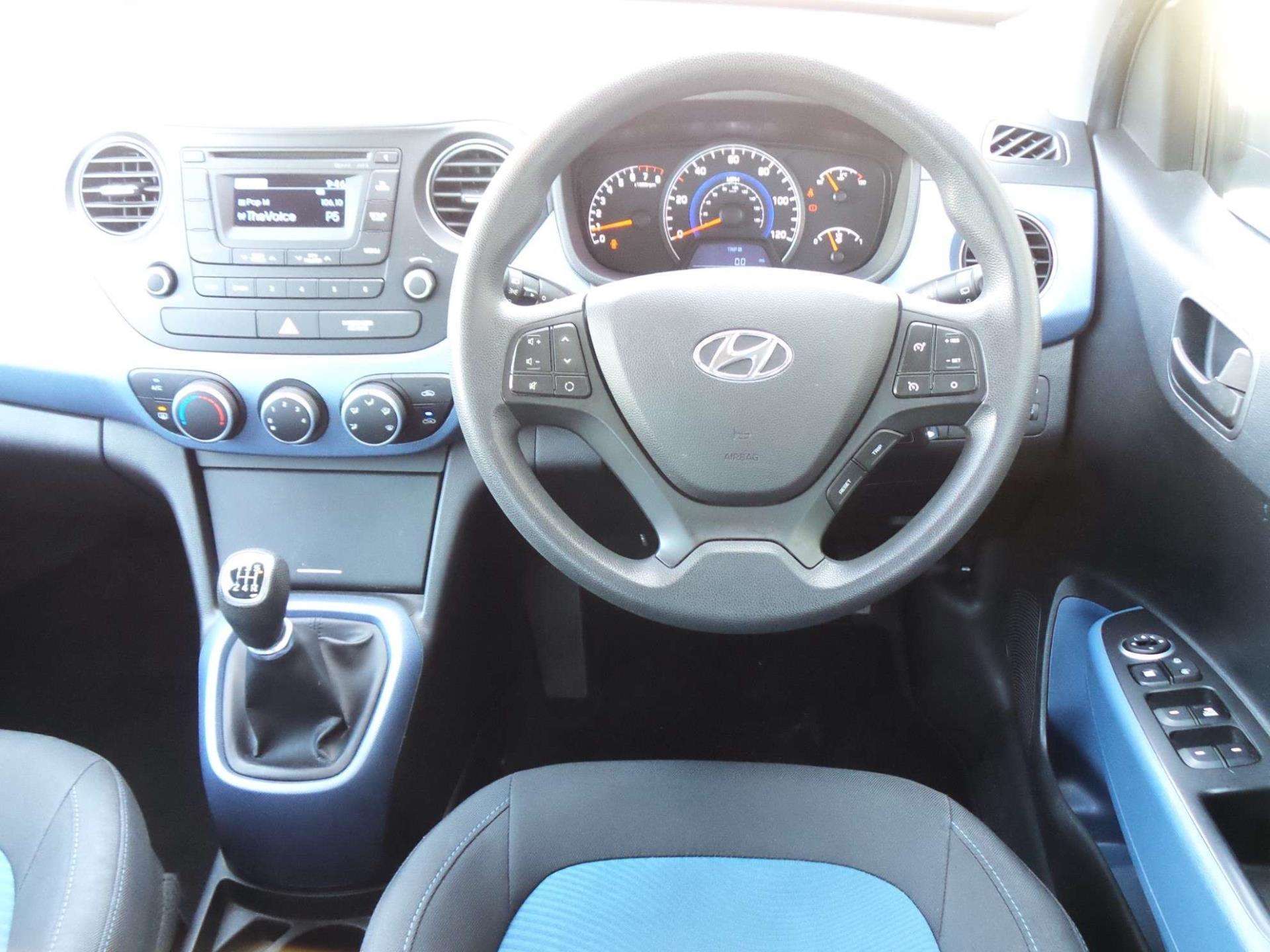 Large vehicle image