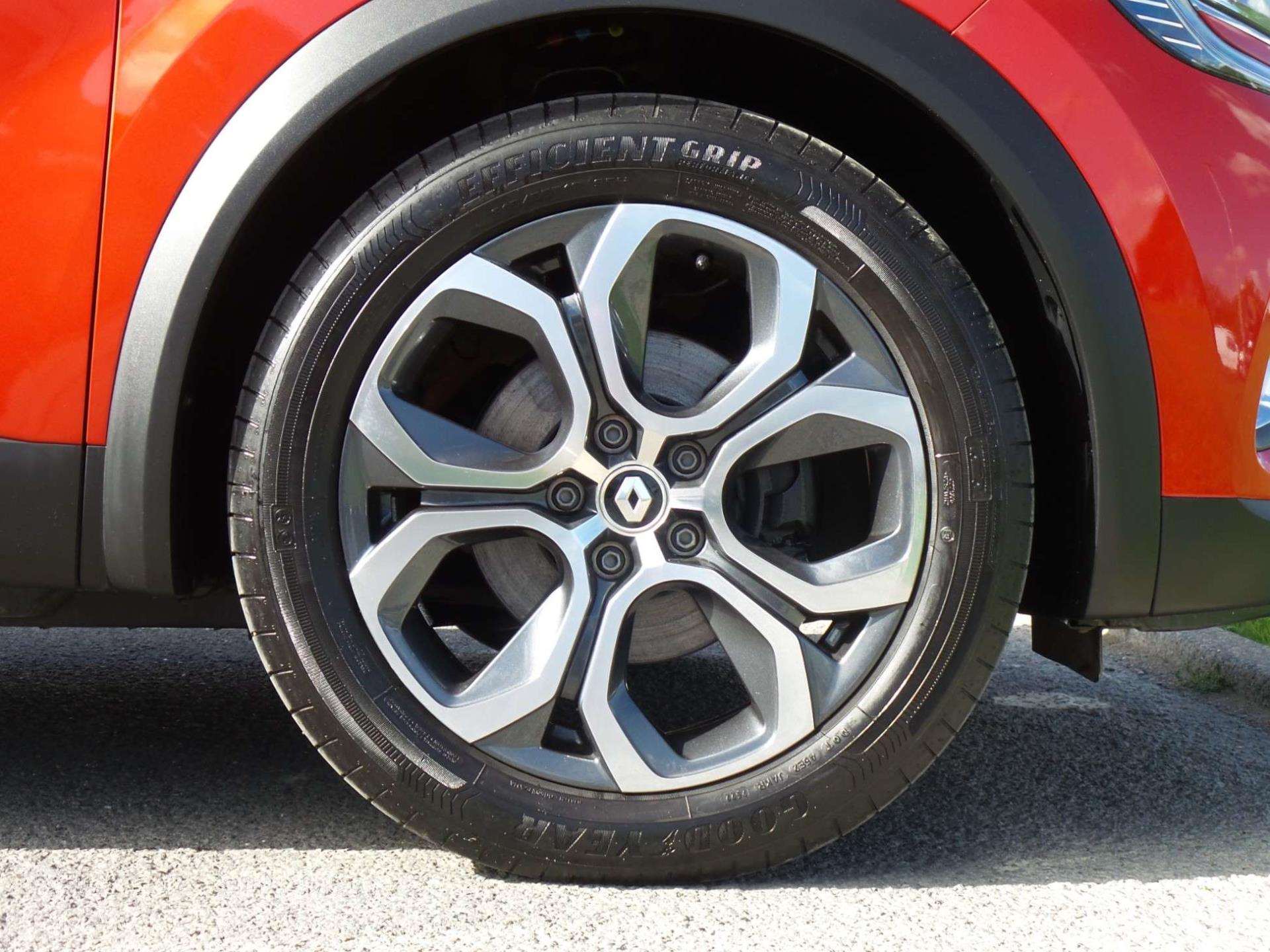 Large vehicle image