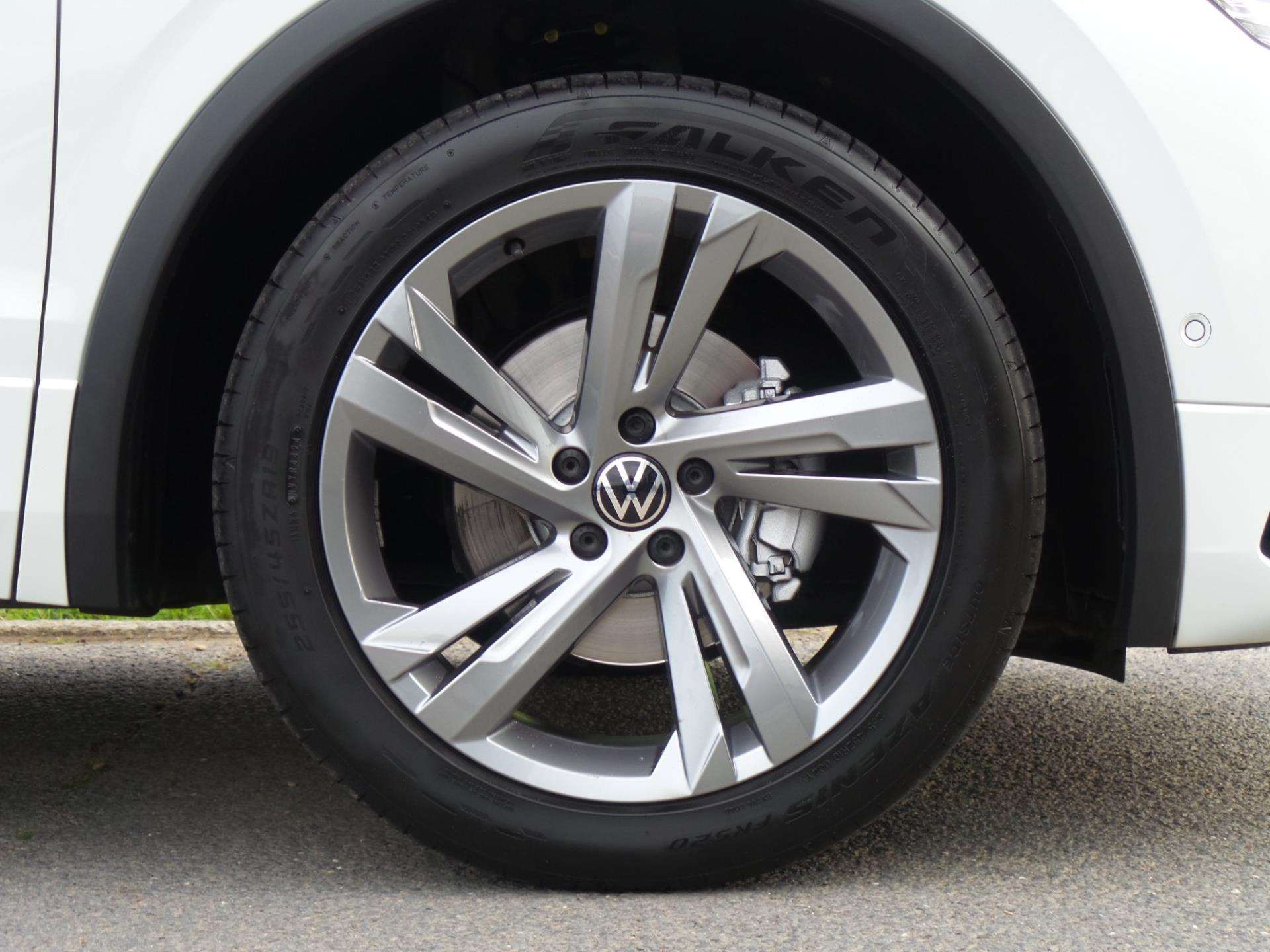 Large vehicle image