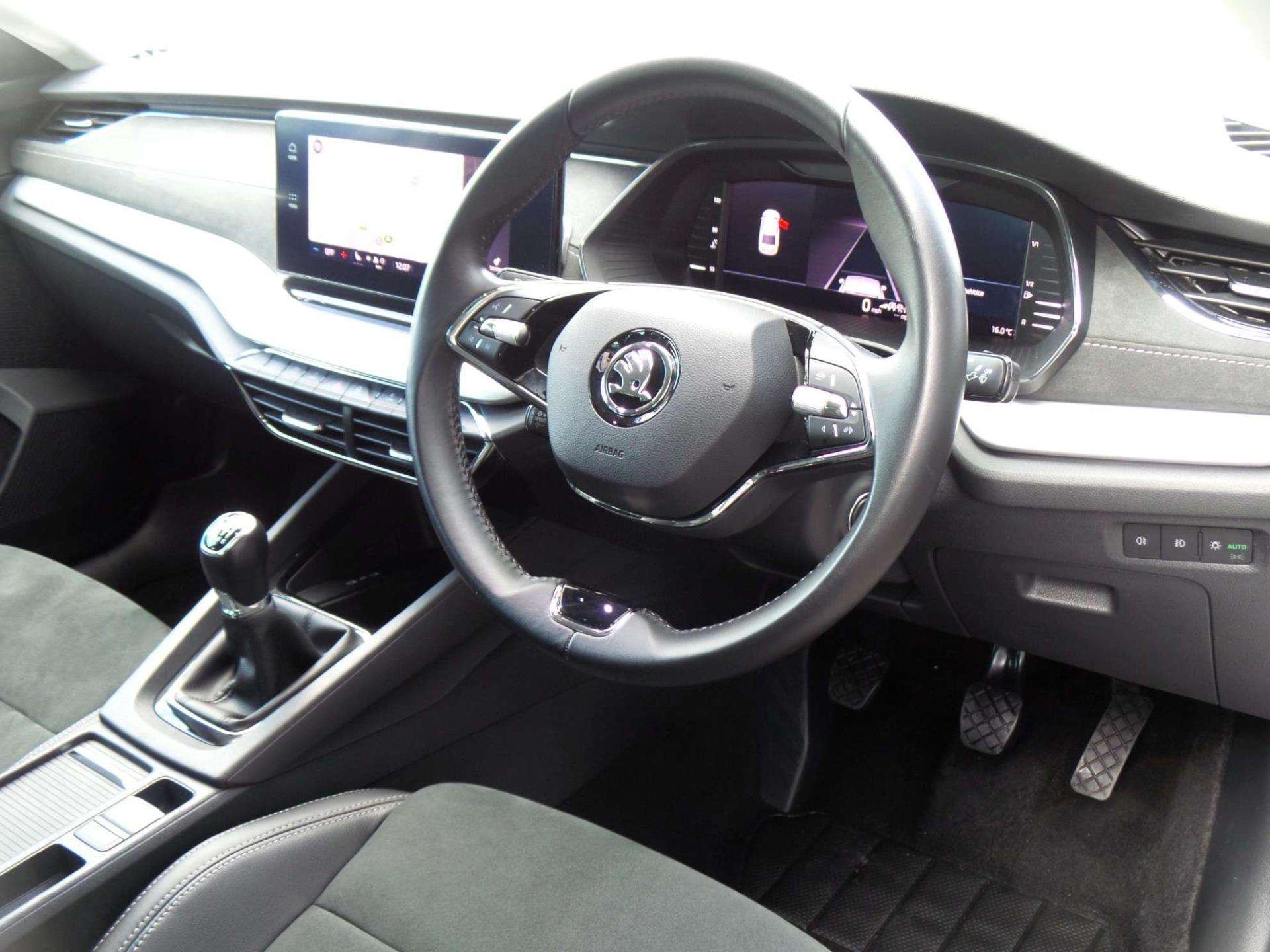 Large vehicle image