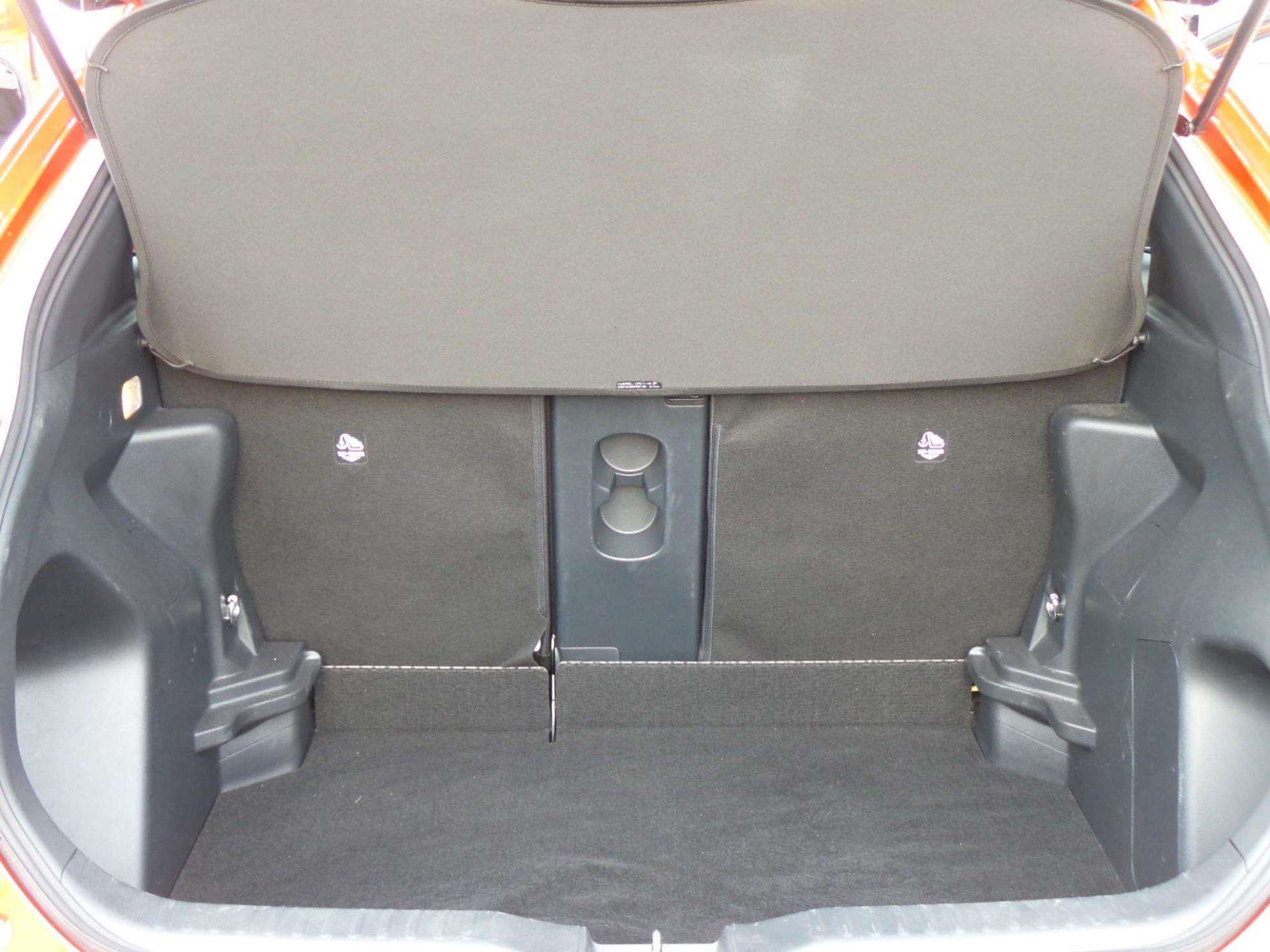 Large vehicle image