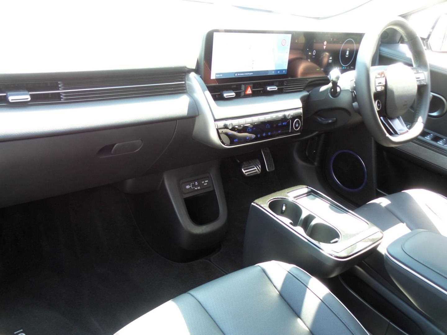 Large vehicle image