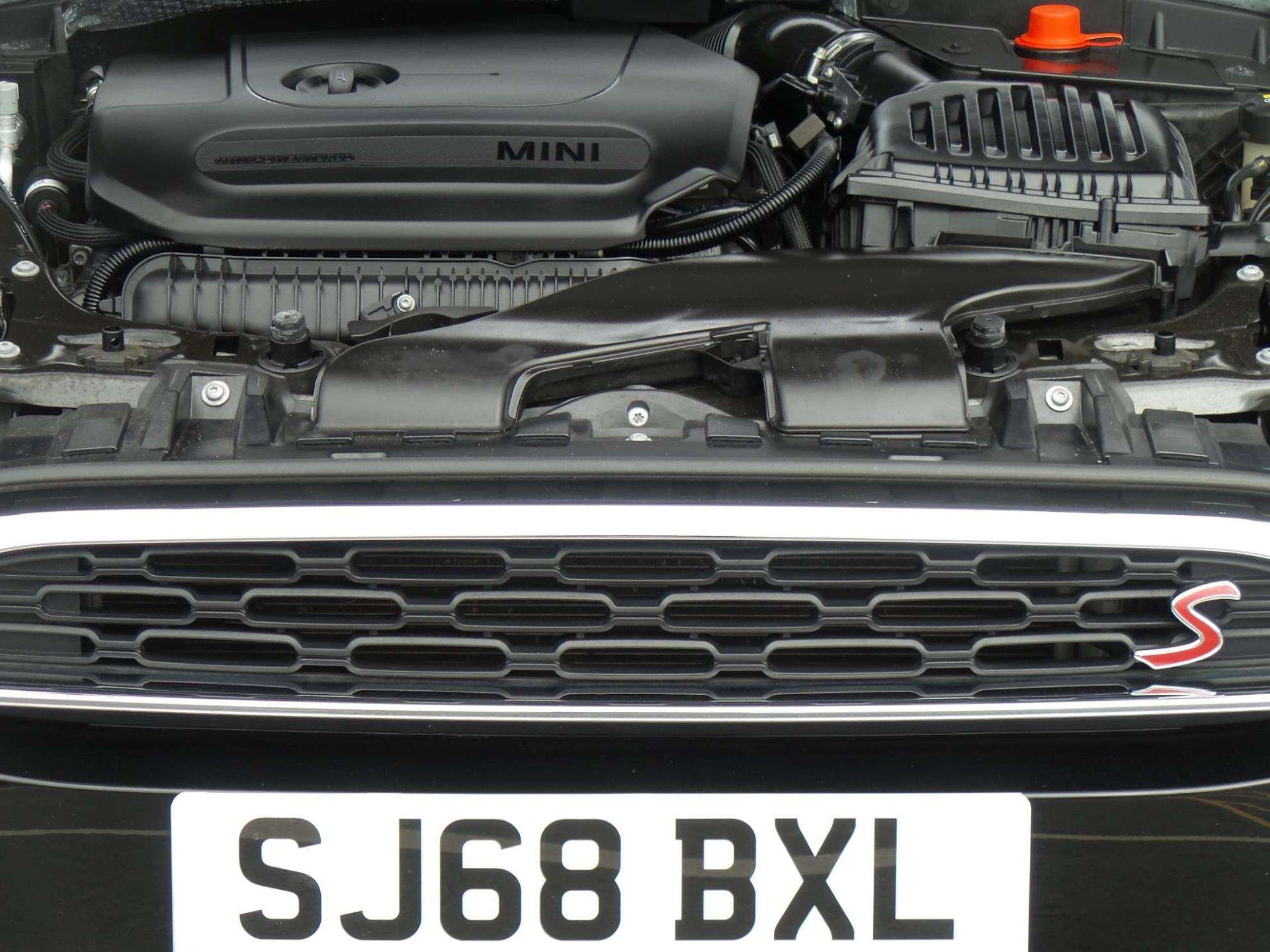 Large vehicle image