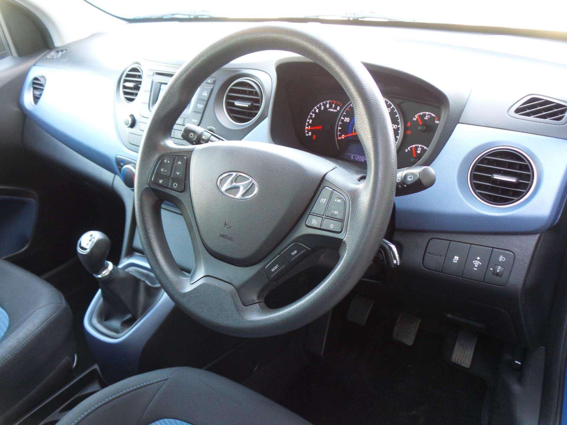 Large vehicle image