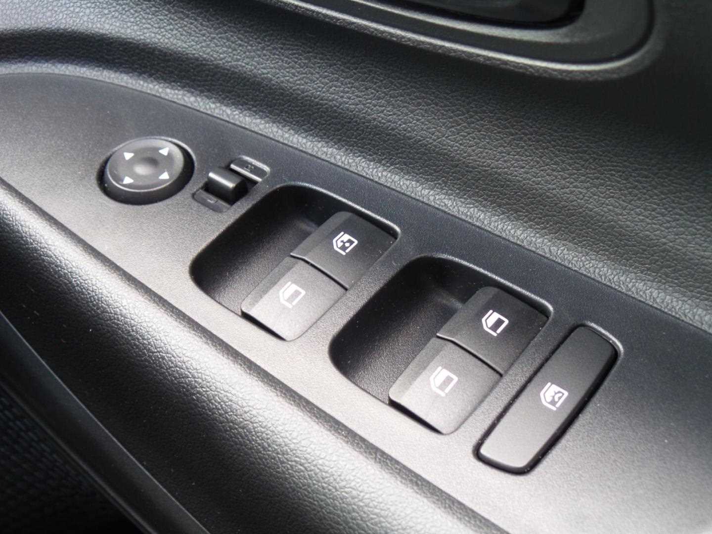 Large vehicle image