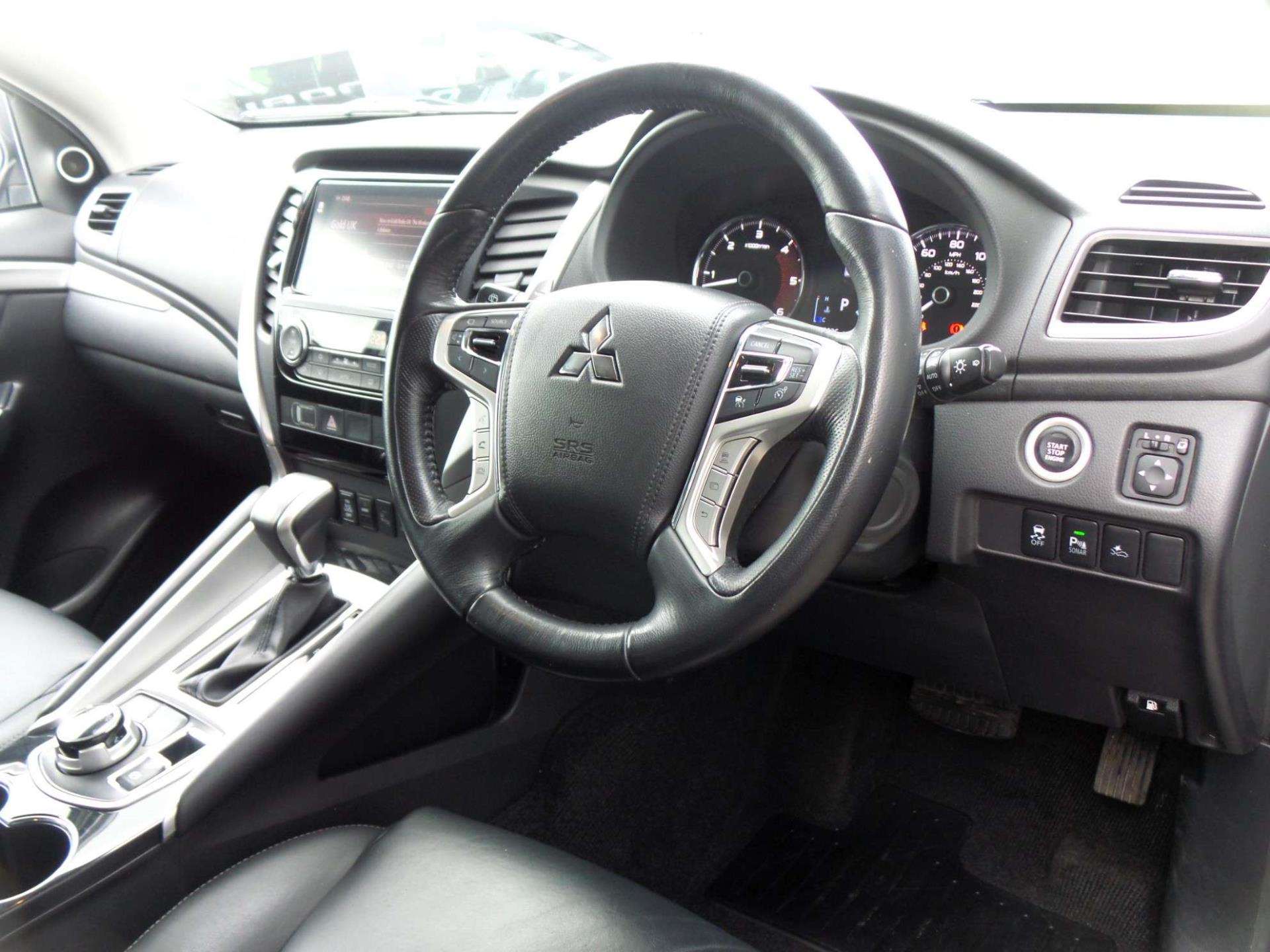 Large vehicle image