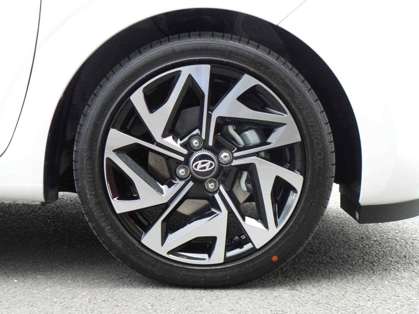 Large vehicle image