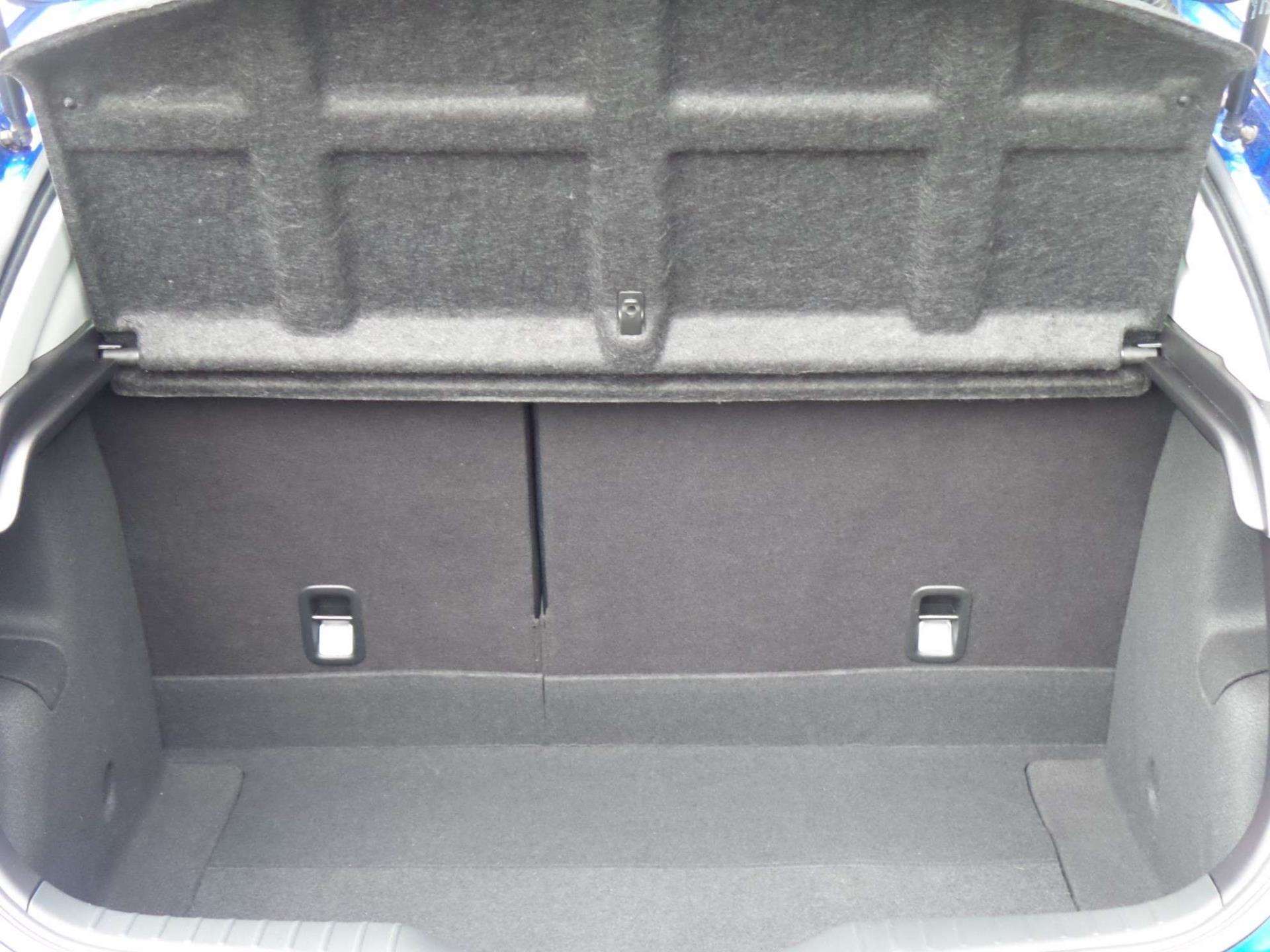 Large vehicle image