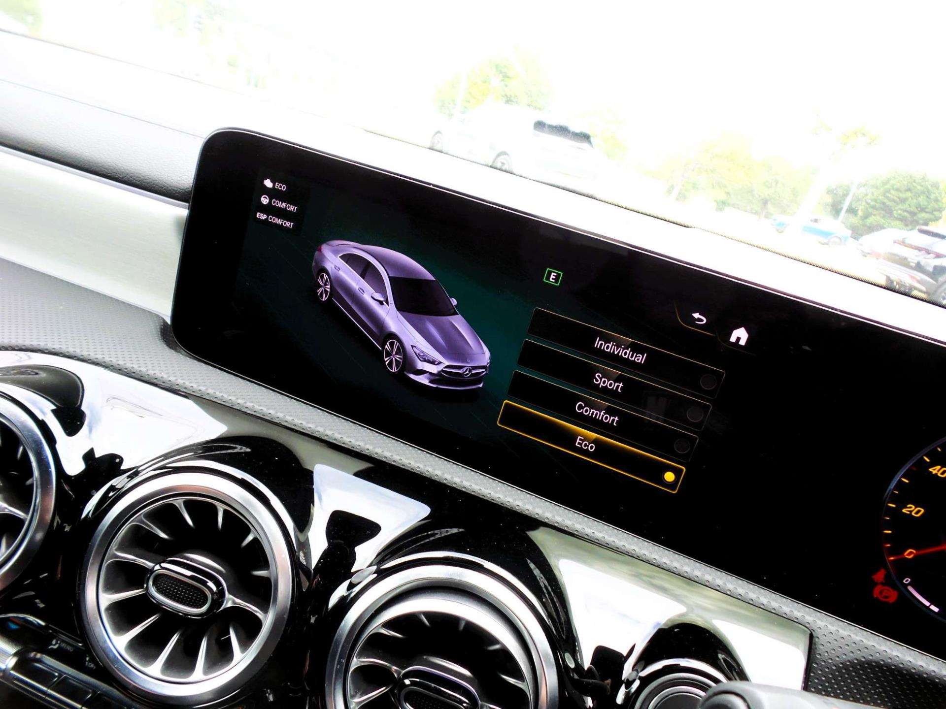 Large vehicle image