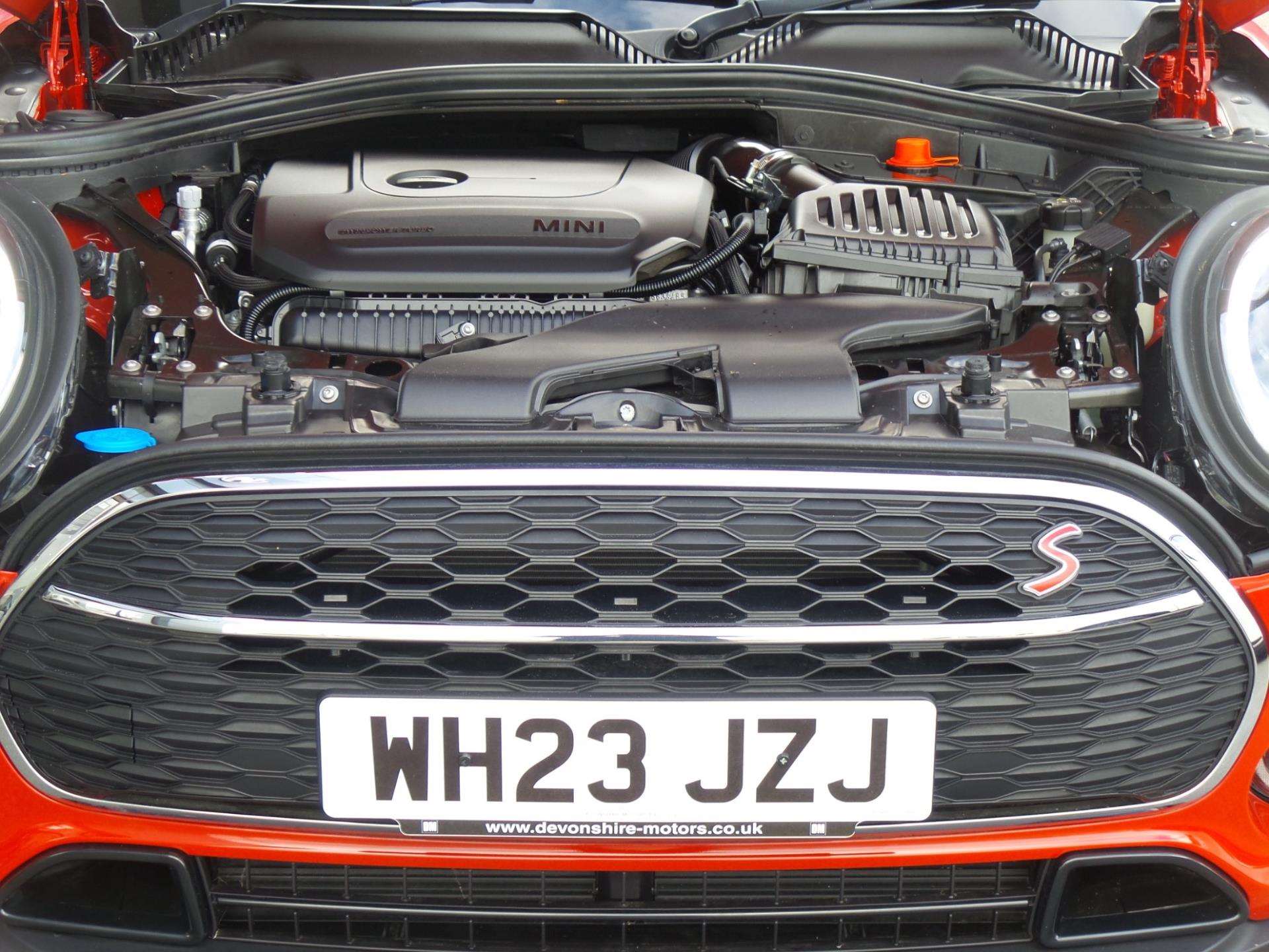 Large vehicle image