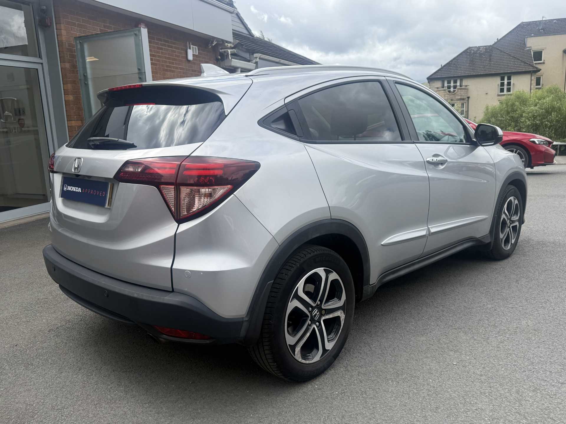 HR-V