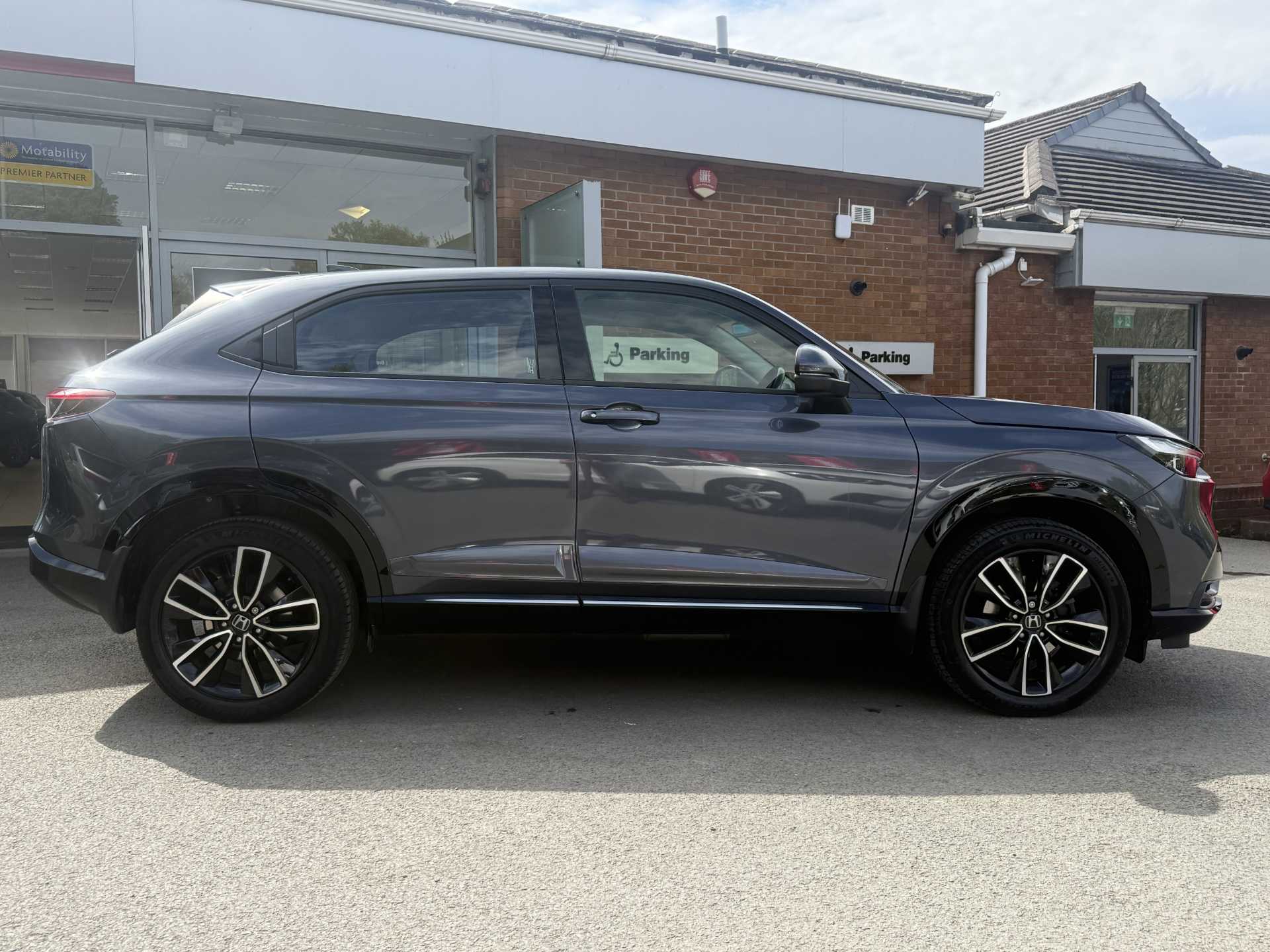 HR-V