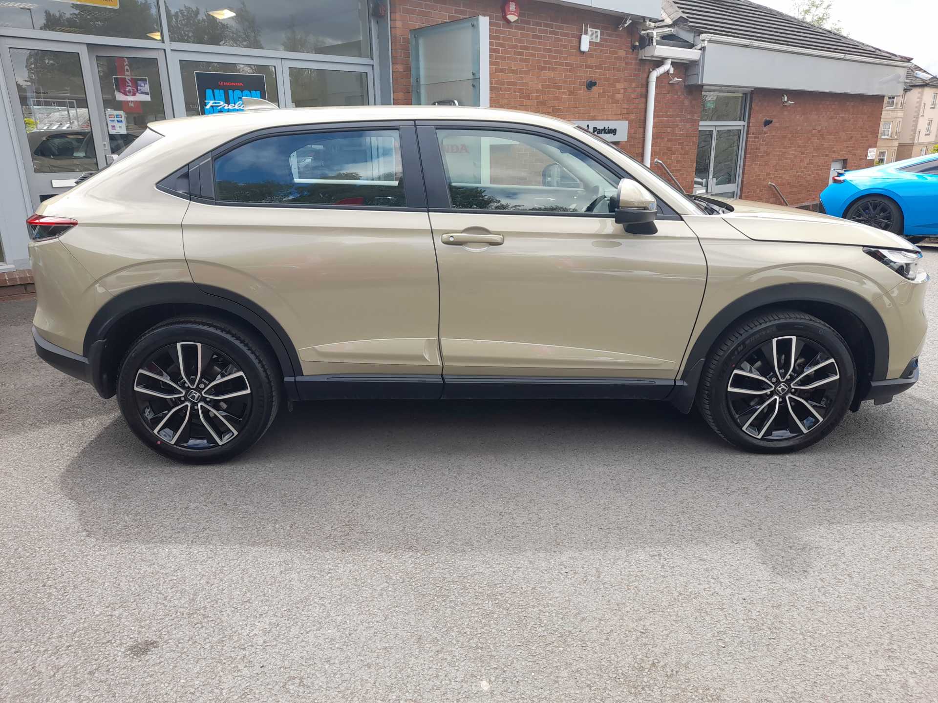 HR-V