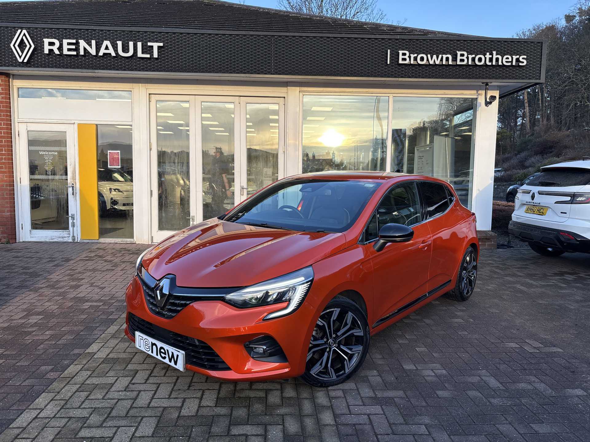 Renault CLIO 1.6 E-TECH full hybrid 145 Techno Auto