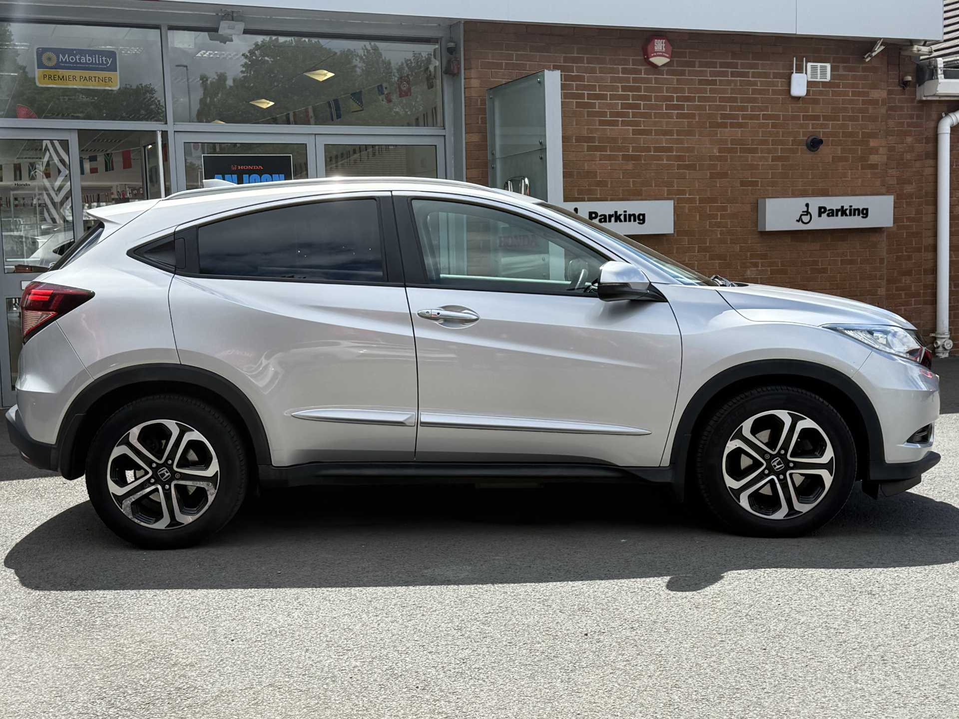 HR-V